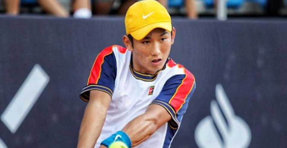 Convidado chinês não empolga e é eliminado no Rio Open