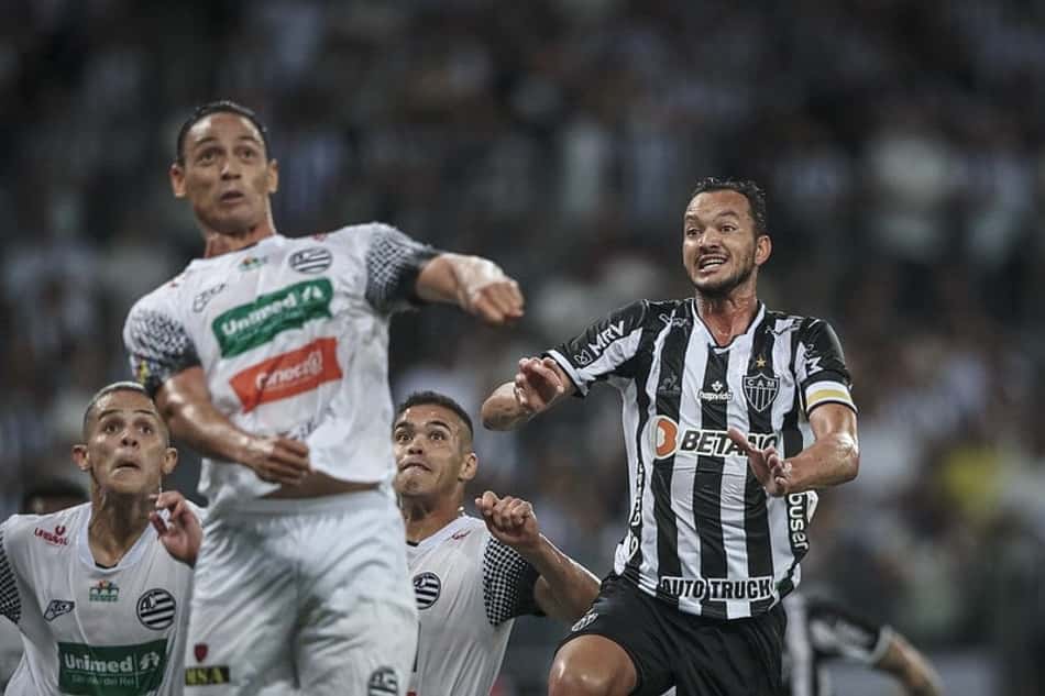 Com pênalti polêmico, Atlético-MG vence o Athletic e evita 'tropeço' em casa no Campeonato Mineiro