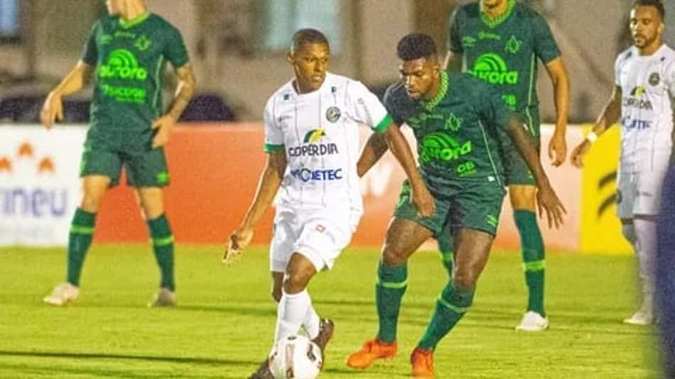 Chapecoense acumula jejum de vitórias na temporada
