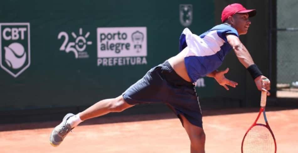 Gustavo de Almeida avança às semis do Brasil Juniors Cup