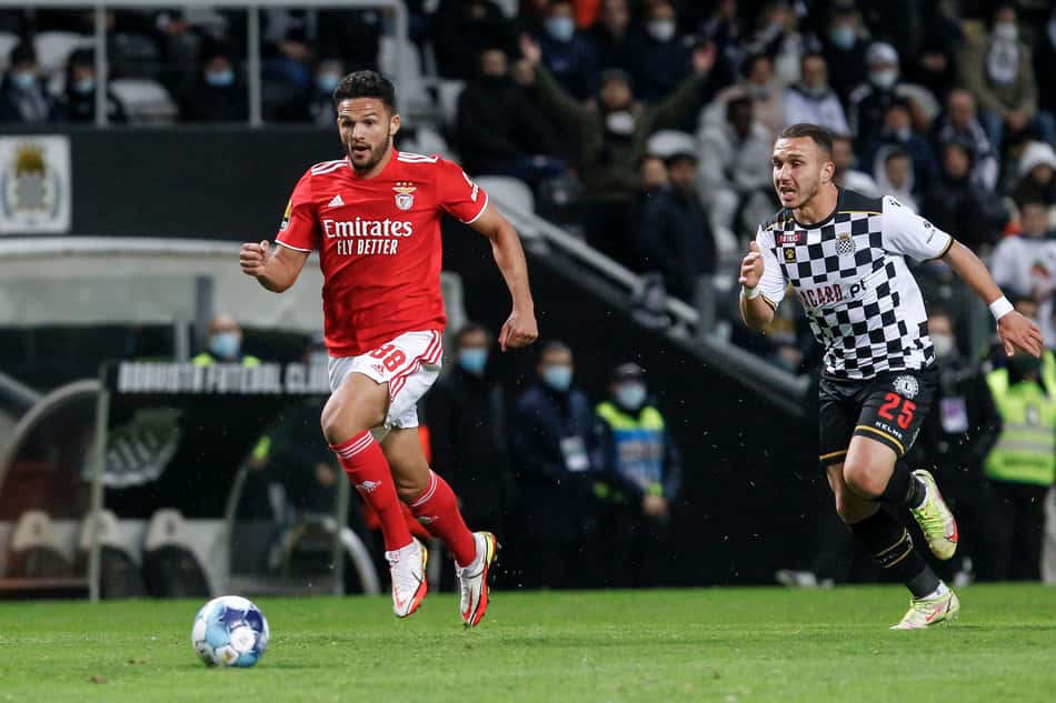 Com gol de brasileiro, Boavista arranca empate com o Benfica pelo Campeonato Português