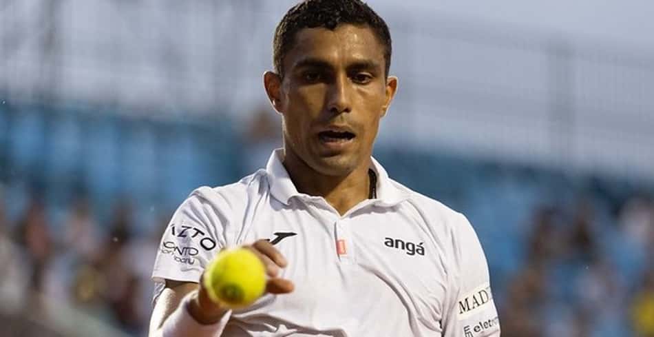 Monteiro conta com desistência e entra na chave principal em Gstaad