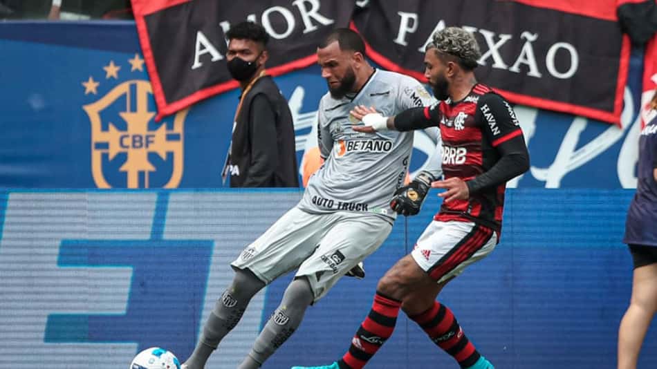 Após conquista da Supercopa pelo Atlético-MG, Everson comemora: 'O Galo é isso aí. Sofrimento'