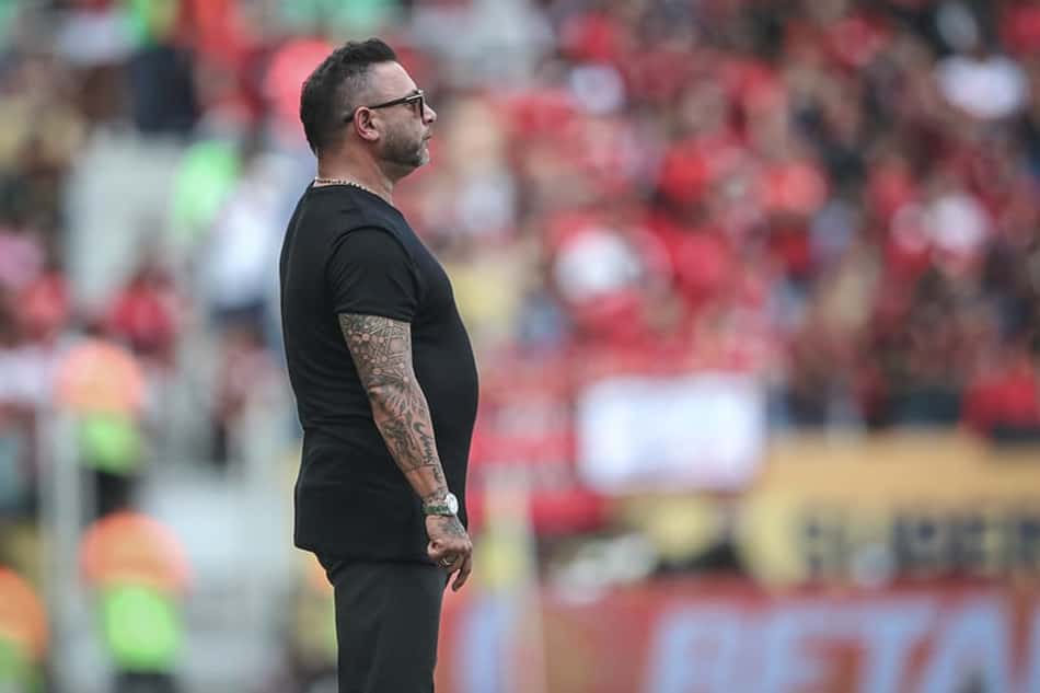 Atlético-MG anuncia demissão de Turco Mohamed após empate com o Cuiabá