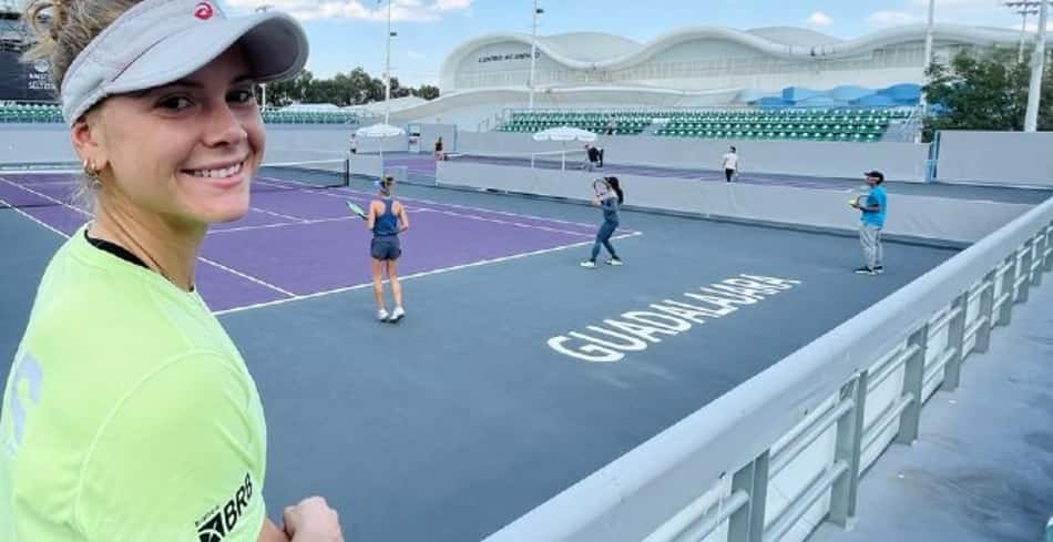 Laura Pigossi disputa a chave de duplas no WTA de Guadalajara