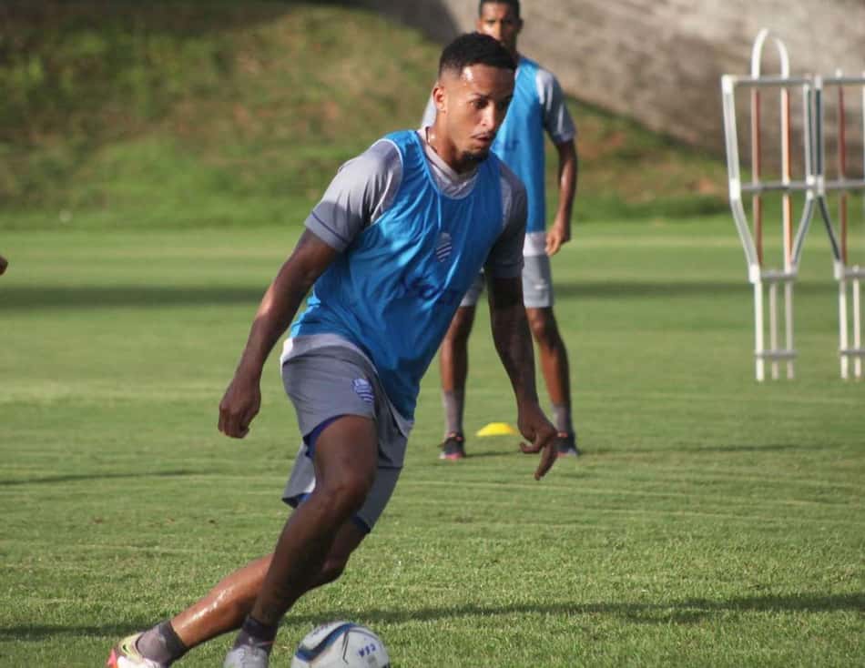 Giva Santos celebra momento no CSA e elogia empenho do elenco