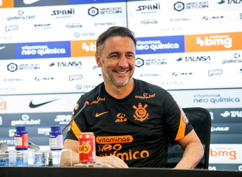 LANCE! Rápido: Vítor Pereira apresentado no Corinthians, Marcelo Cirino de volta ao Athletico e mais!