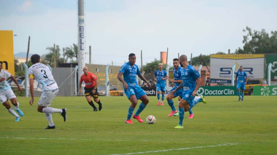 Novo Hamburgo sai na frente, mas Grêmio busca empate no fim pelo Campeonato Gaúcho