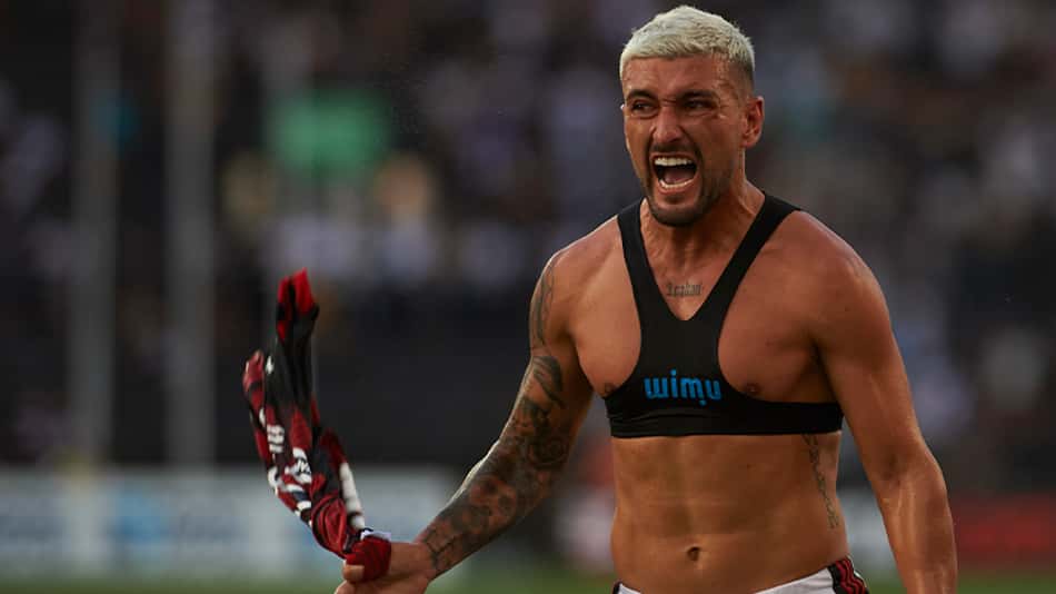 Arrascaeta entra no top 10 dos artilheiros do Flamengo no século