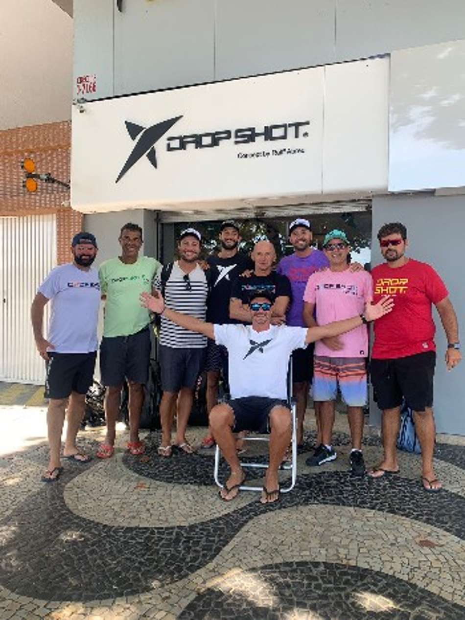 Ex-top 10 mundial, Ralff Abreu inaugura loja de artigos de Beach Tennis na praia de Icaraí, em Niterói (RJ)