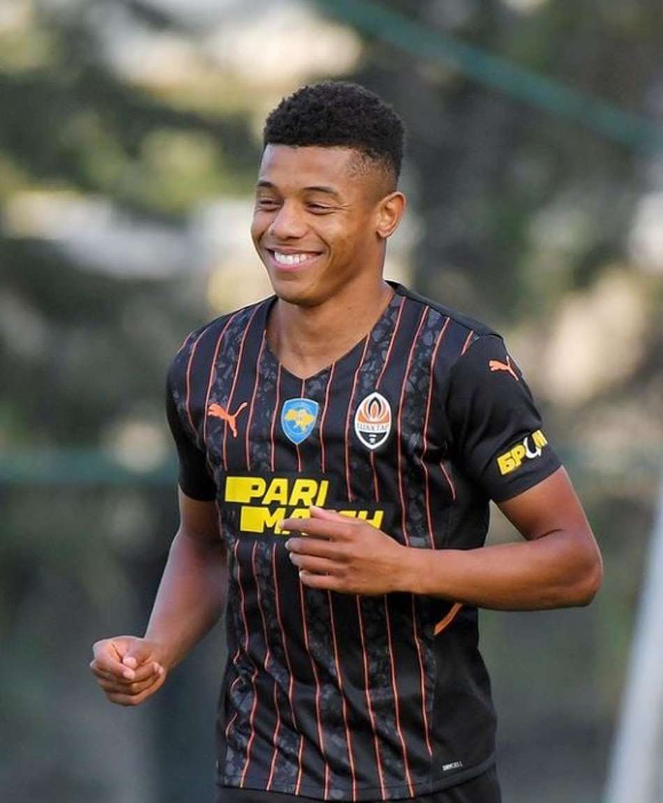 LANCE! Rápido: David Neres de casa nova, Braga e Coelho vencem no Brasileirão