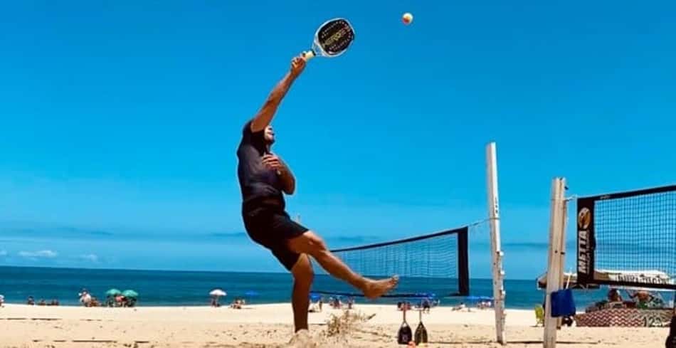 Rafael Moura, o He-Man do futebol, faz sua estreia nesta sexta no profissional no Beach Tennis em Belo Horizonte