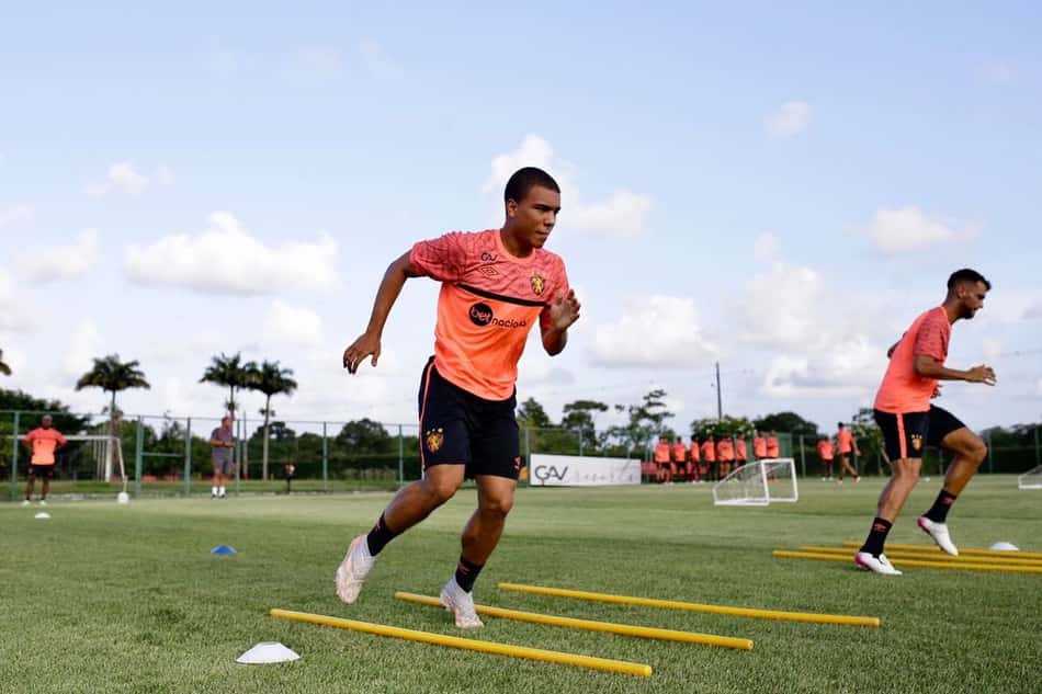 Bruno Matias destaca importância de clássico Náutico x Sport: 'É diferente'