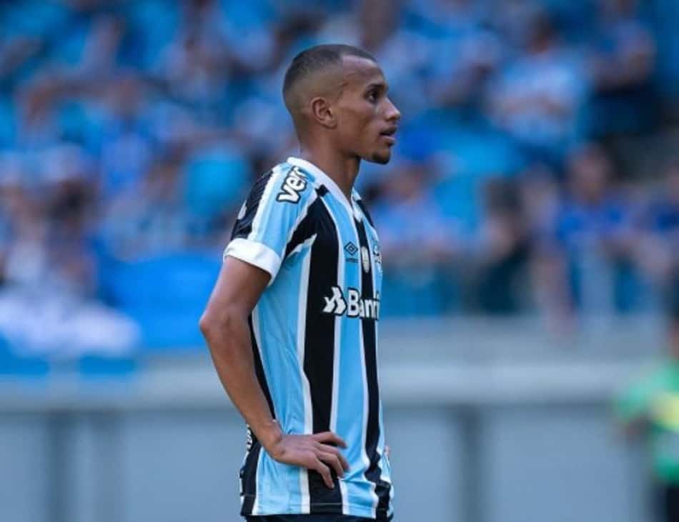 Bitello comemora vitória do Grêmio diante do Sampaio Corrêa