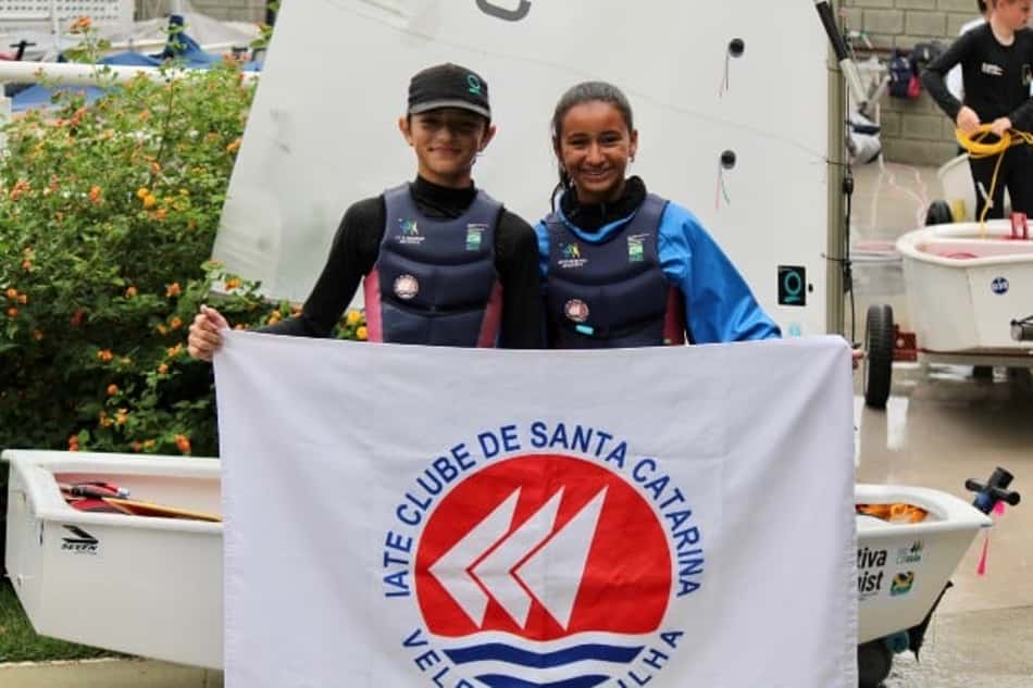 Velejadores de SC e do RJ se garantem no Mundial de Optimist
