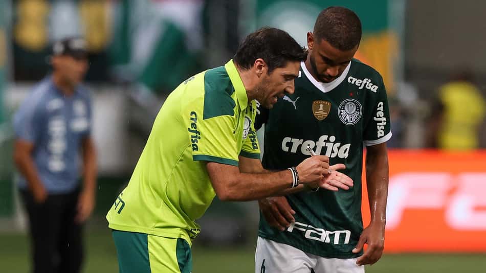 Palmeiras vai viajar 581,7 km por dia com maratona de jogos e desgaste em logística preocupa Abel