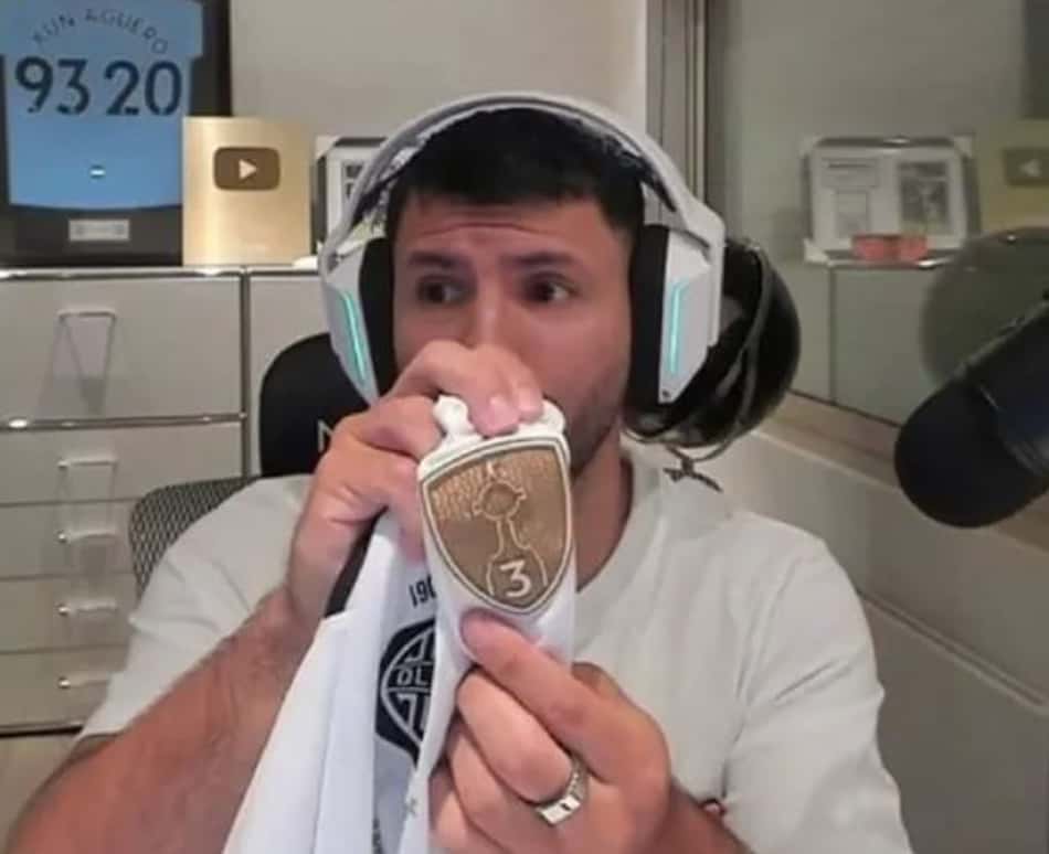Kun Aguero comemora classificação do Olimpia em cima do Fluminense