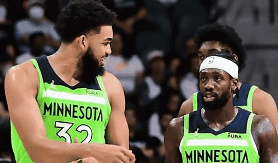 Beverley e Towns zoam 'airball' de Westbrook