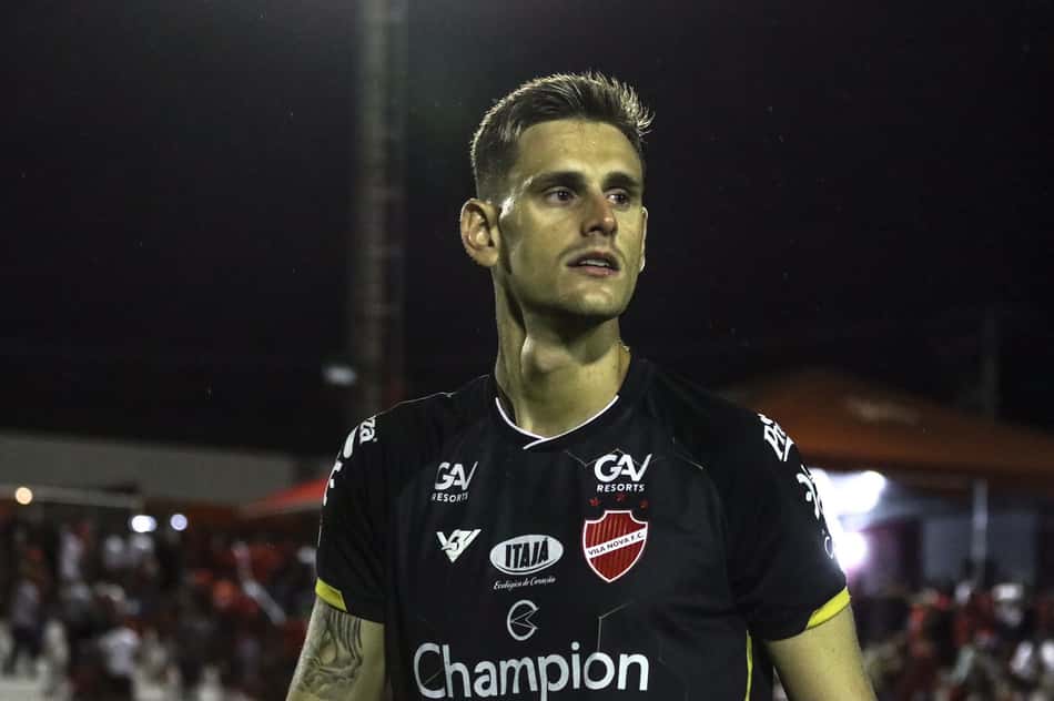 Herói na classificação do Vila Nova, Georgemy foca clássico pelo Goiano: 'Grupo unido e comprometido'