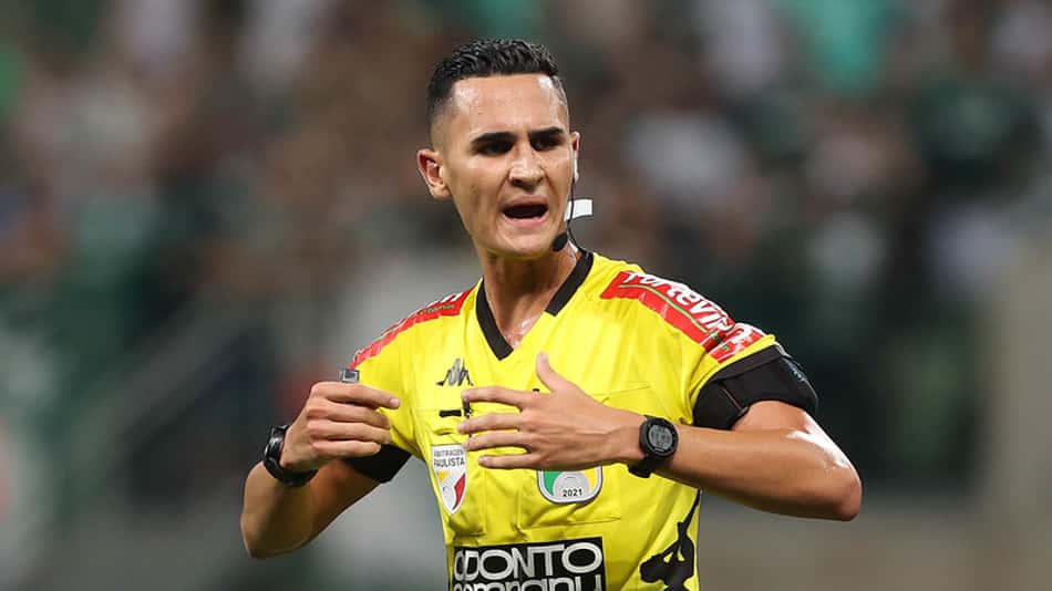 Atuação controvérsia e críticas do Corinthians: a estreia do árbitro Matheus Candançan em clássicos