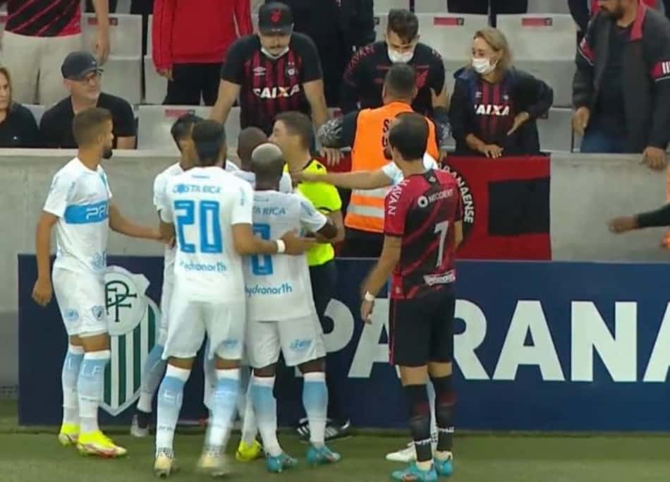 Injúria racial em Athletico x Londrina será apurada pela Polícia Civil