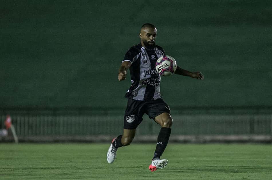 Adriano Jr. conta com a força da torcida do Botafogo-PB diante do Náutico