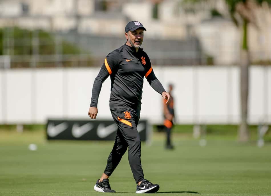 Vítor Pereira testa positivo para Covid-19 e pode desfalcar o Corinthians contra o Boca