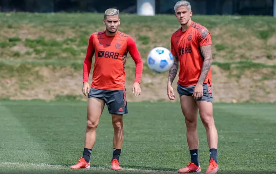 Jogador do Flamengo impressiona membros do Manchester United