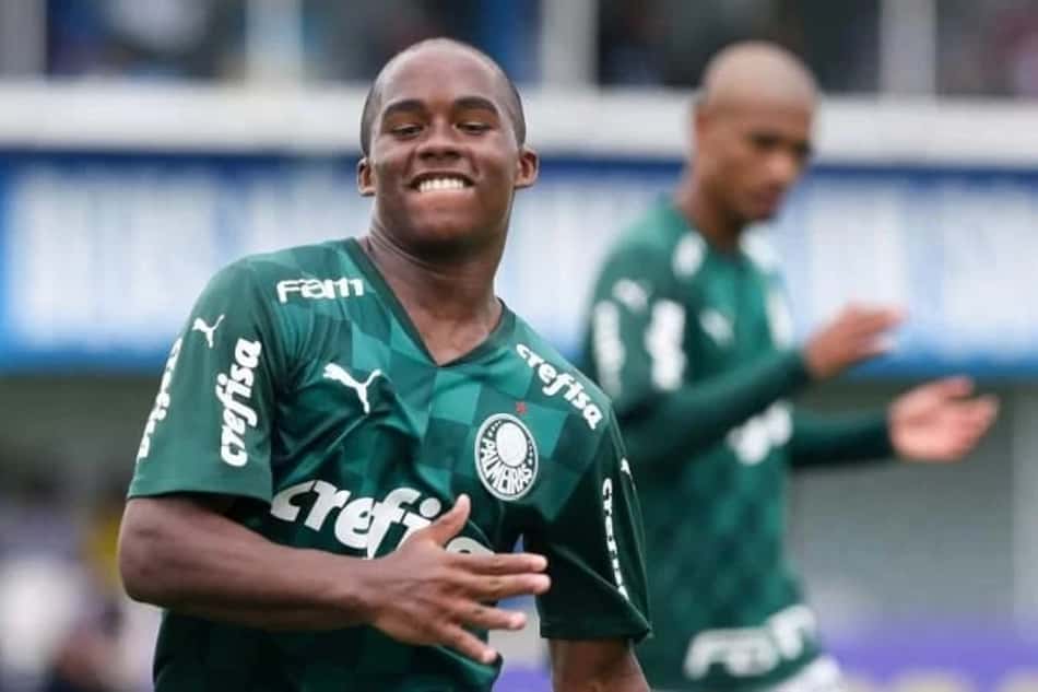 Entenda por que Endrick ainda não pode assinar contrato profissional com o Palmeiras