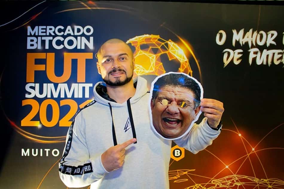 Perfil 'Trairagem' usa carisma de Joel Santana e celebra sucesso do humor esportivo na internet