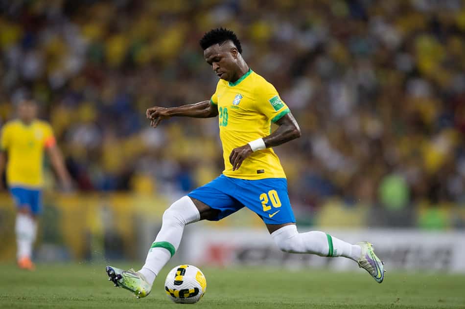 Rivaldo exalta Vinícius Júnior e seu momento na Seleção Brasileira: 'Ajudar o Neymar na Copa'