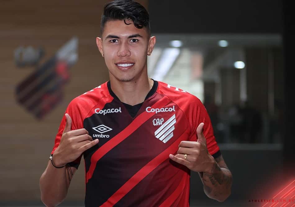 Contrato de Nicolás Hernández é prolongado pelo Athletico