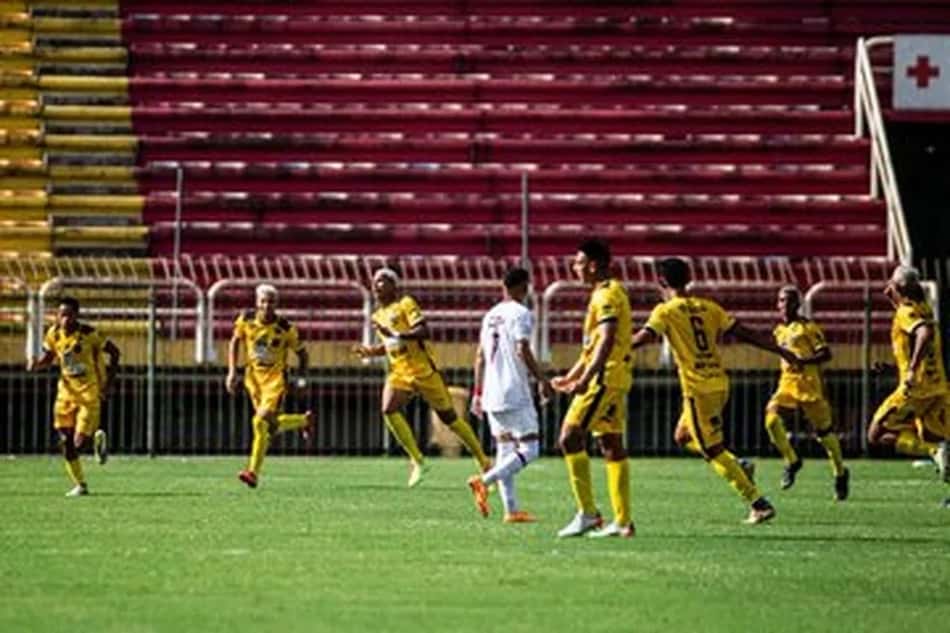 Atual campeão, Fluminense estreia no Carioca sub-20 com derrota para o Volta Redonda