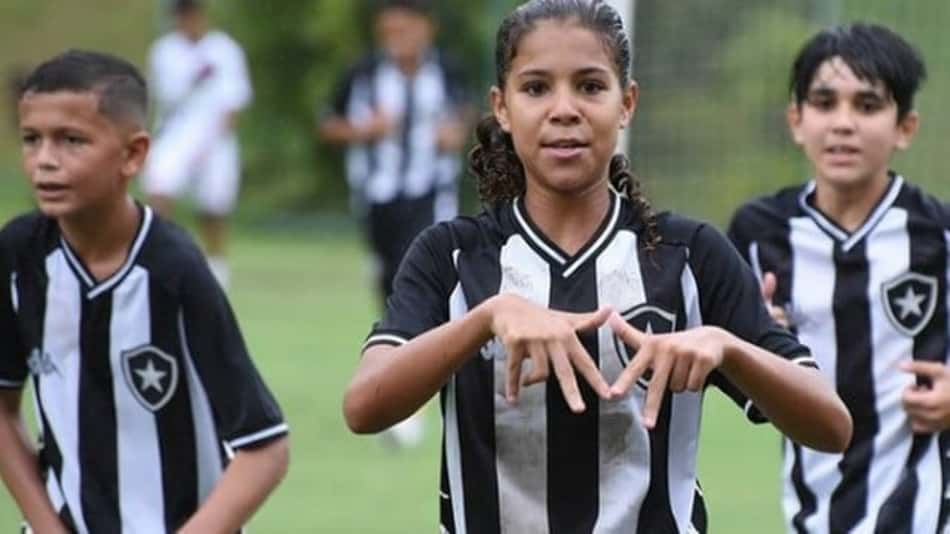 VÍDEO: Giovanna Waksmann marca em vitória do Botafogo no Metropolitano Sub-13