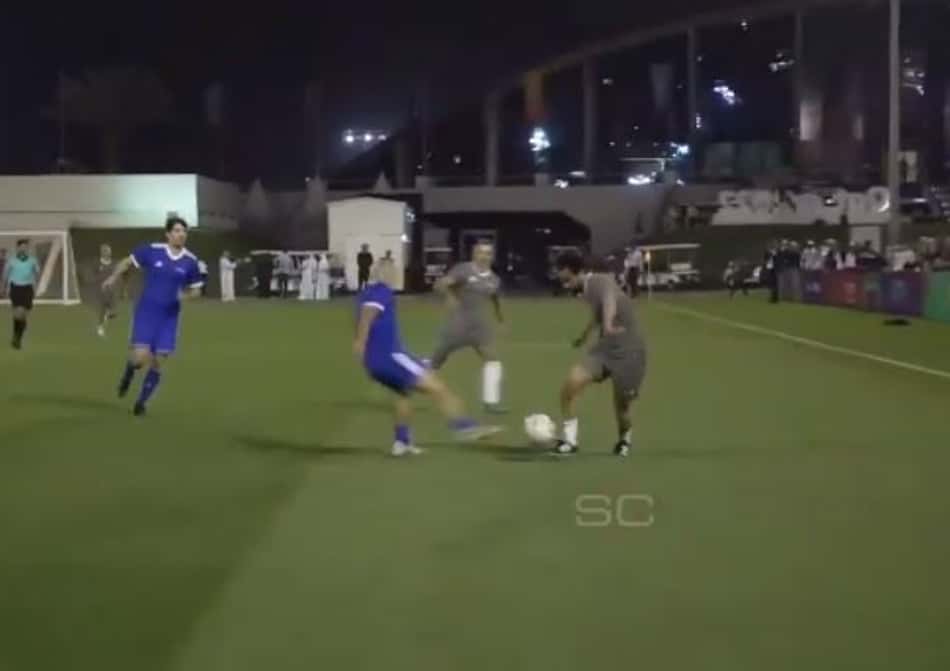 Lembra dele? Mascherano dá show em jogo de lendas da FIFA