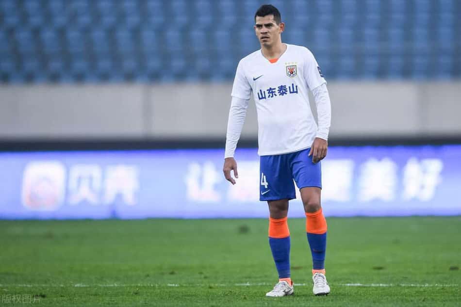 Zagueiro ex-Vasco alimenta boas expectativas no futebol chinês