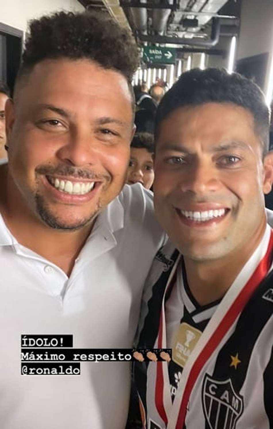 Hulk publica foto com Ronaldo após título do Atlético-MG sobre o Cruzeiro: 'Ídolo! Máximo respeito'
