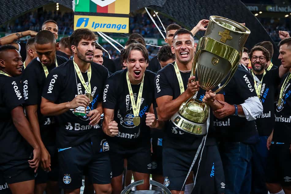 Jogadores do Grêmio enaltecem penta estadual, mas garantem foco total para a Série B