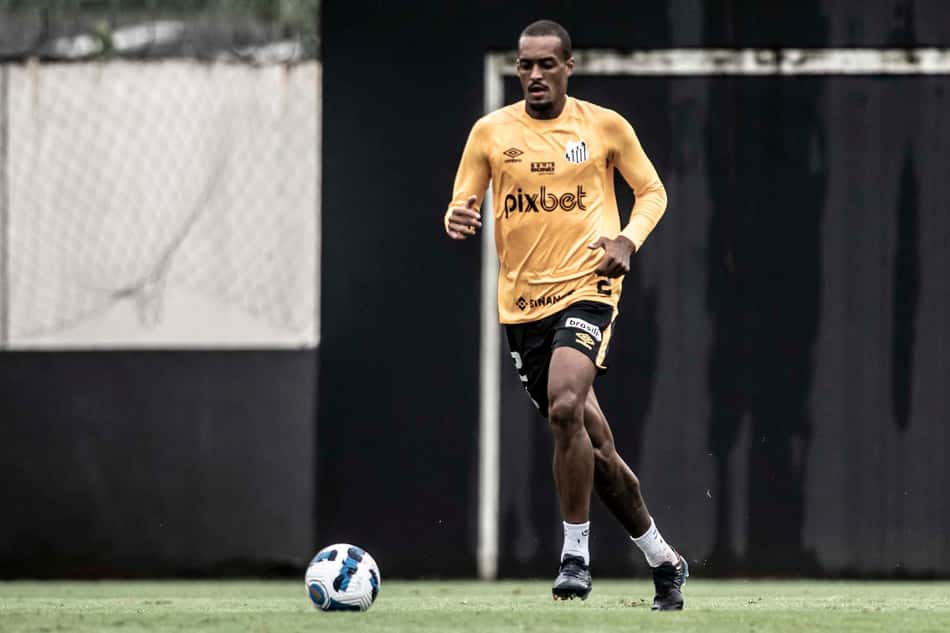 Luiz Felipe perde espaço no Santos e atua apenas 180 minutos em 2022