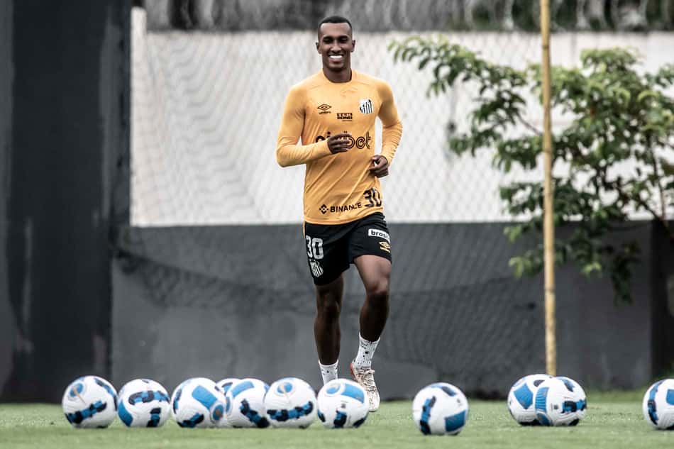 Lucas Braga confirma proposta do Al Ahly recusada pelo Santos
