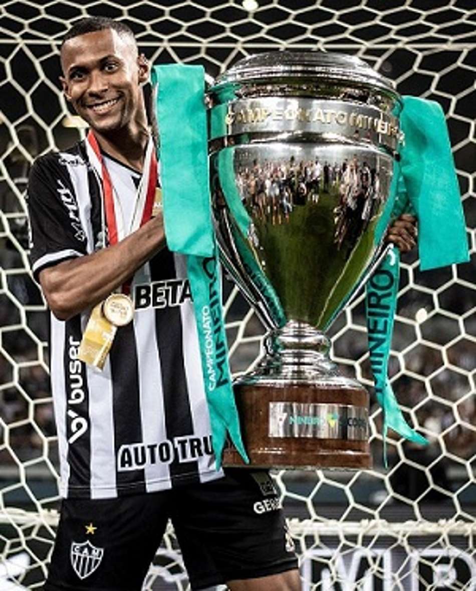 Em quatro meses de Galo, Ademir já celebra segunda conquista pelo clube
