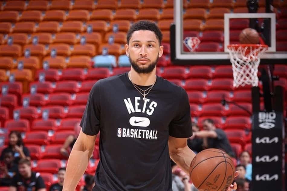 Ben Simmons está fora da temporada regular e deve perder play-in