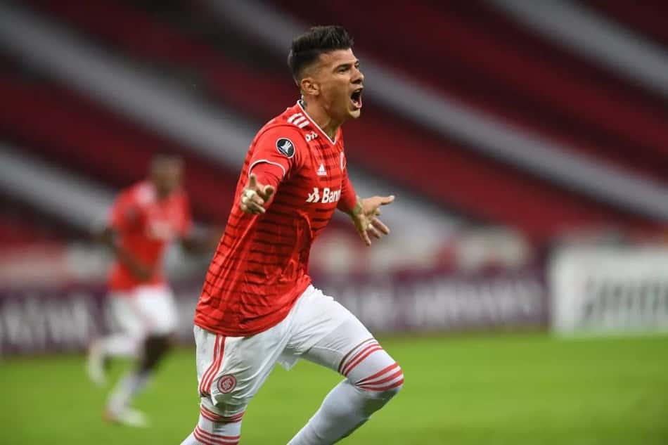 Sem clima no Internacional, Victor Cuesta pode reencontrar bom futebol em mudança de ares para o Botafogo