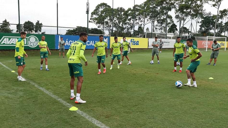 Palmeiras realiza último treinamento antes de viagem à Venezuela