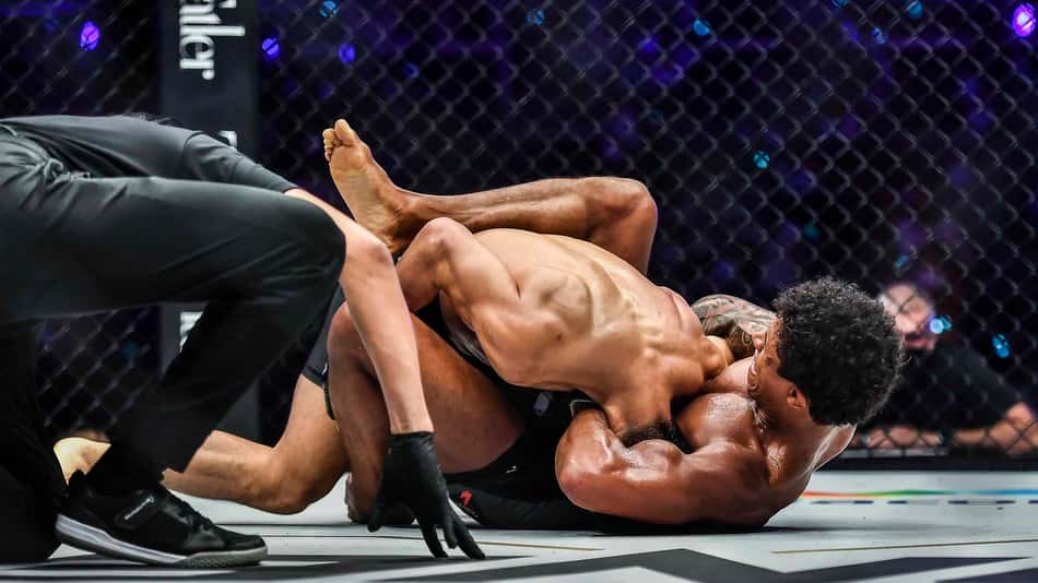 'RedeTV! Extreme Fighting' exibe defesa de cinturão de Adriano Moraes