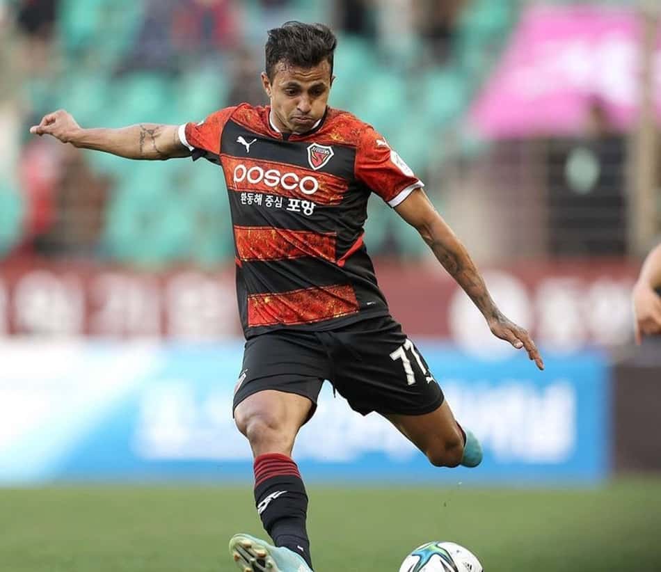 Wanderson revela desejo de evolução do Pohang Steelers na temporada