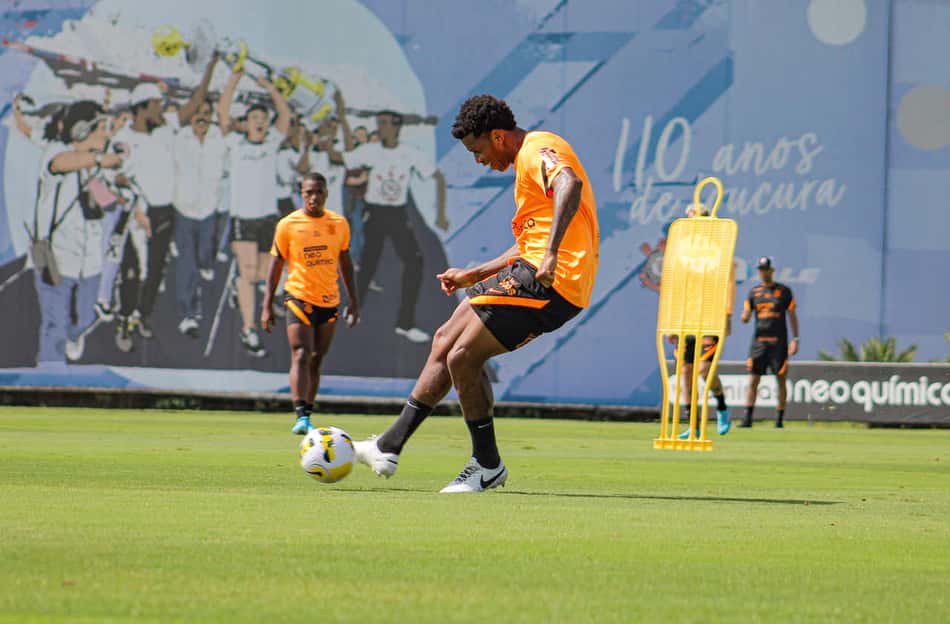 Boletim Médico: gripado, Gil desfalca o Corinthians contra o Boca; Vítor Pereira também é baixa