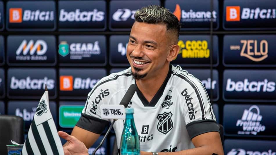 Em alta no Ceará, Rodrigo Lindoso vibra com bom momento e exalta elenco