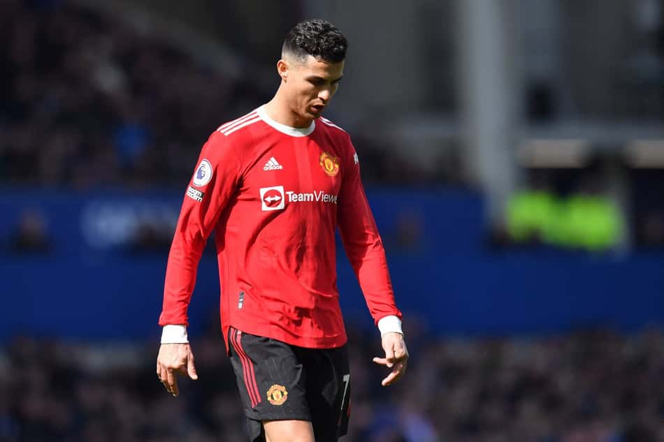 Entenda por que a saída de Cristiano Ronaldo do Manchester United não será fácil de ser concretizada