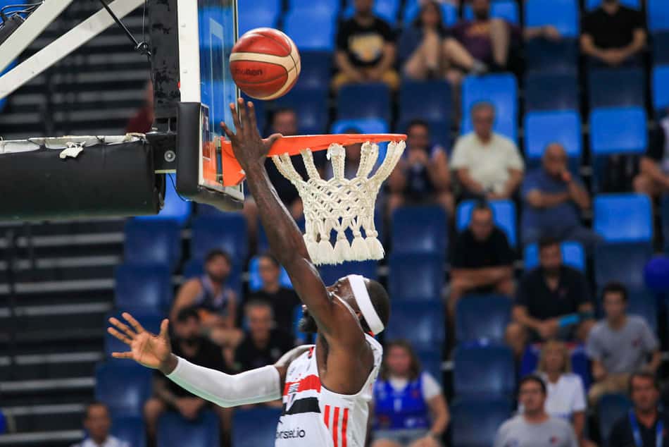 São Paulo supera uruguaios e é campeão da Champions League das Américas de basquete